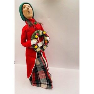 Byers' Choice The Carolers 1998 Traditional Adult  Caroler with Wreath 90/100